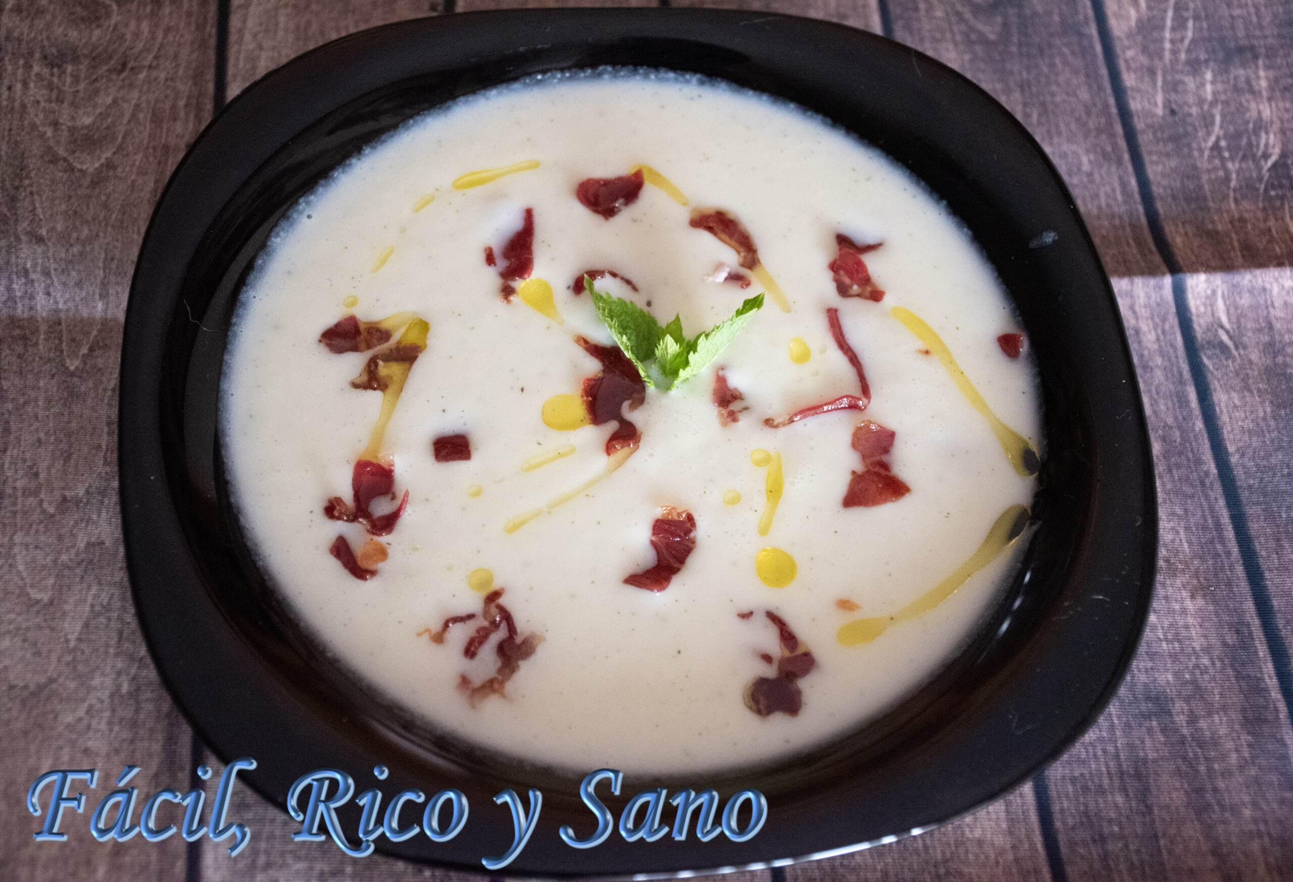 Sopa fría de melón con jamón