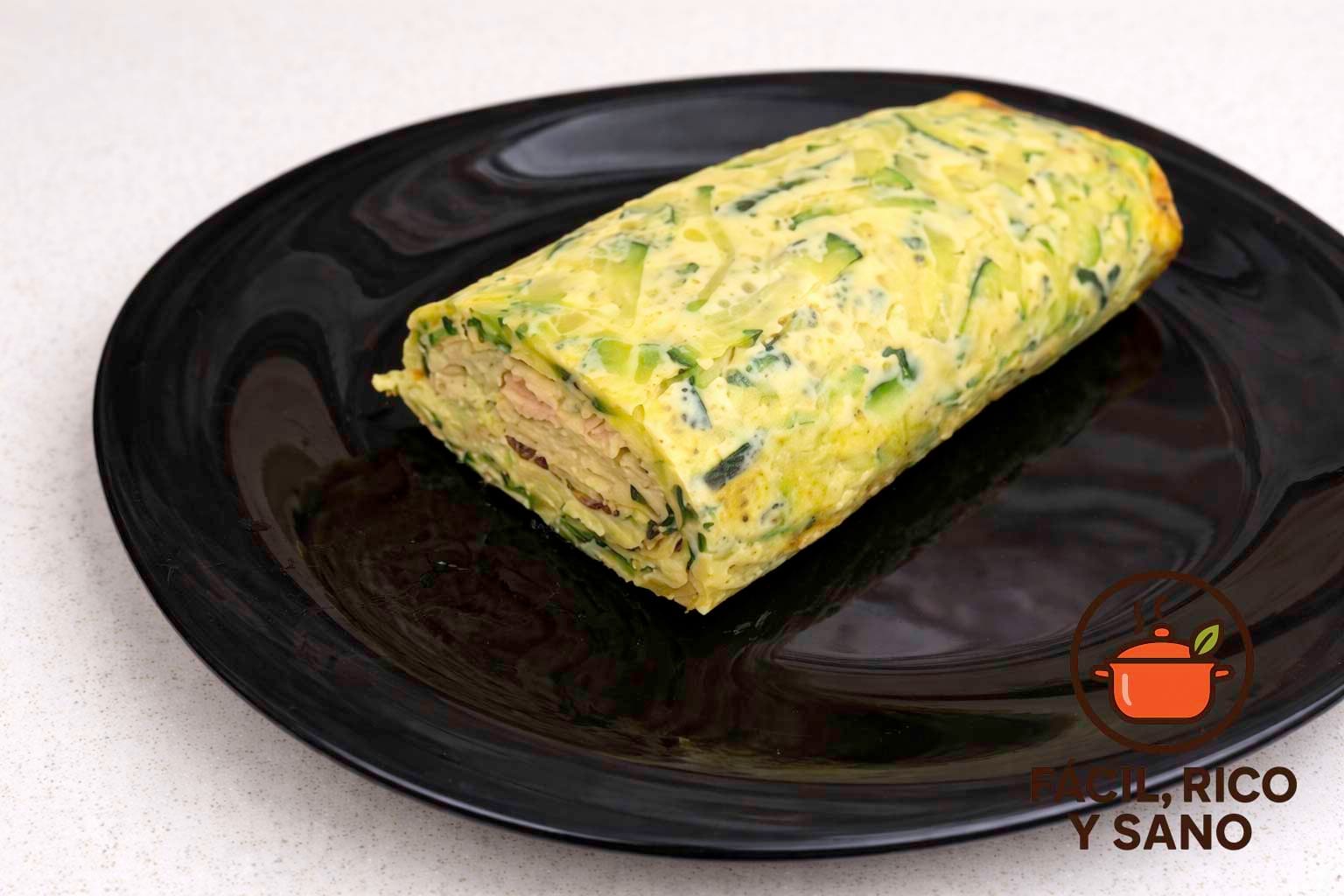 Brazo de calabacín, aguacate y queso crema, receta saludable