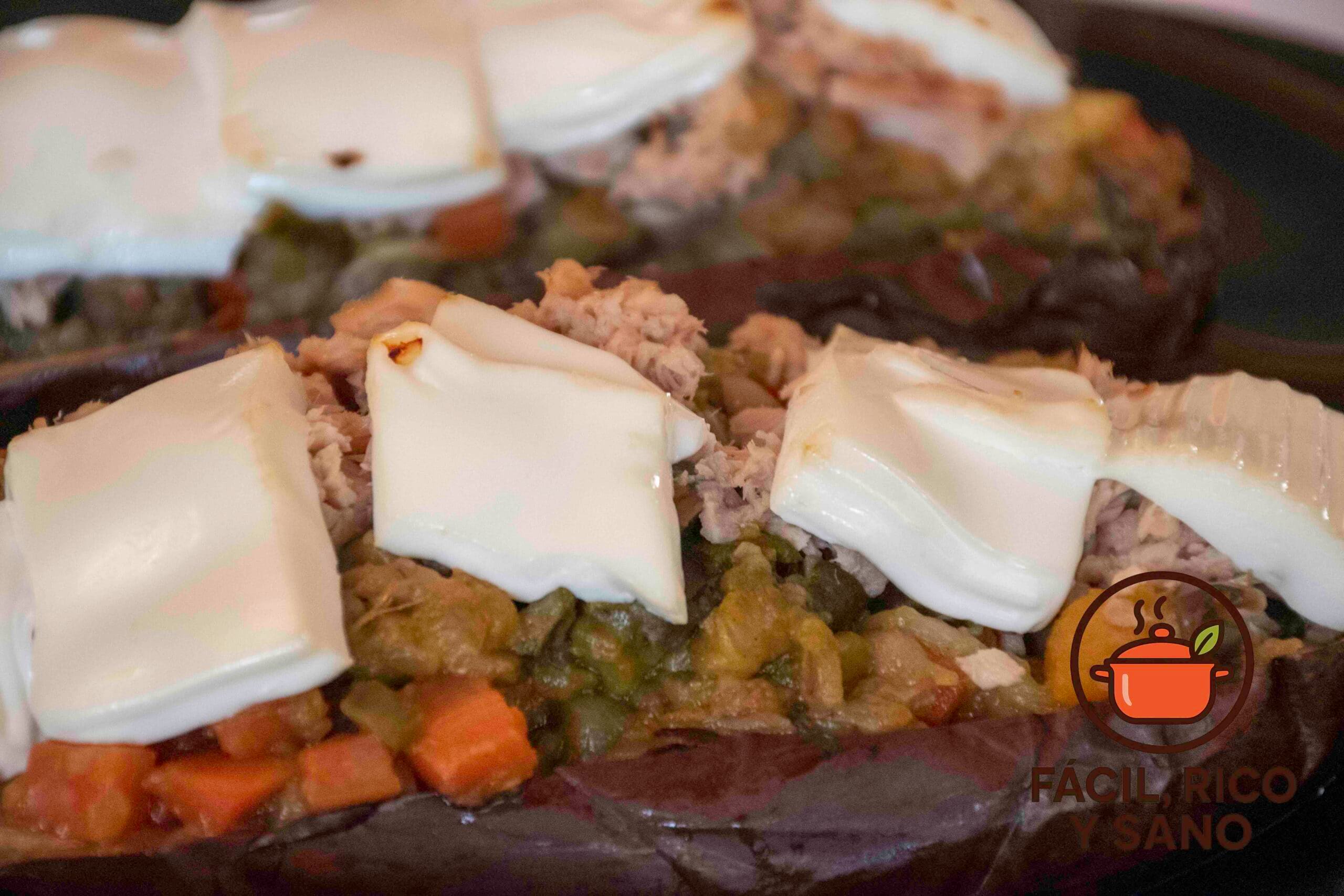 Berenjena con queso y atún gratinada