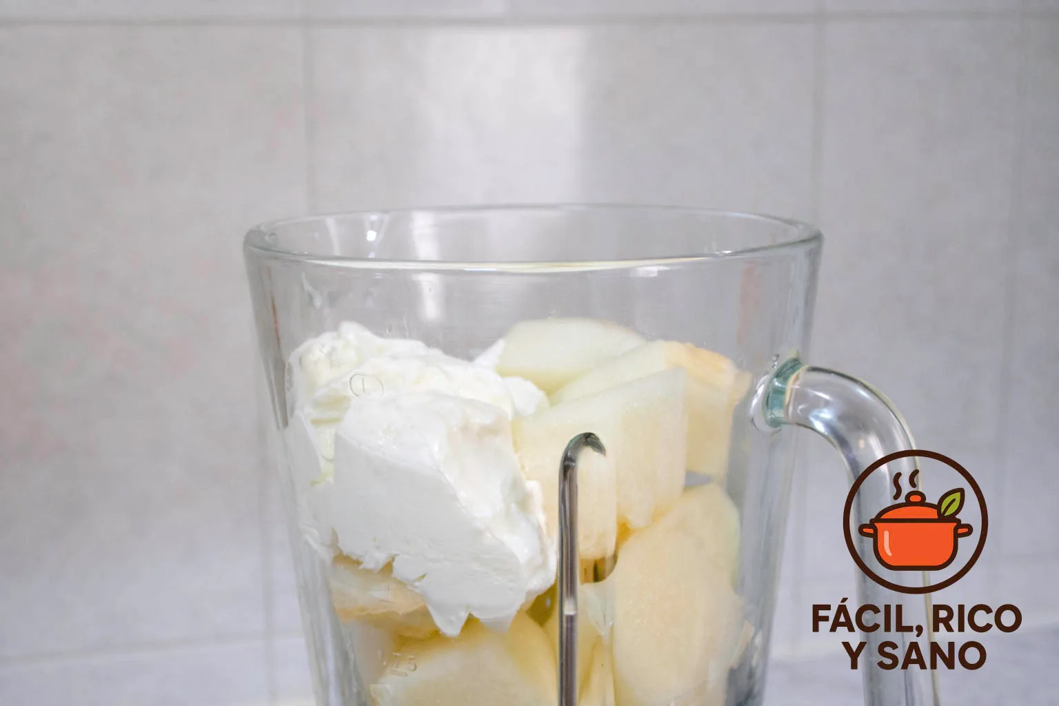 Triturar melón y yogur